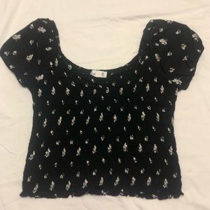 Hollister Puffed Short Sleeve Black Scrunched Floral Top Size Medium y2k